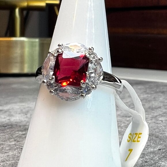 Ring Bomb Party Ring, NWOT, size 7, Red gemstone silver color band - Picture 1 of 4